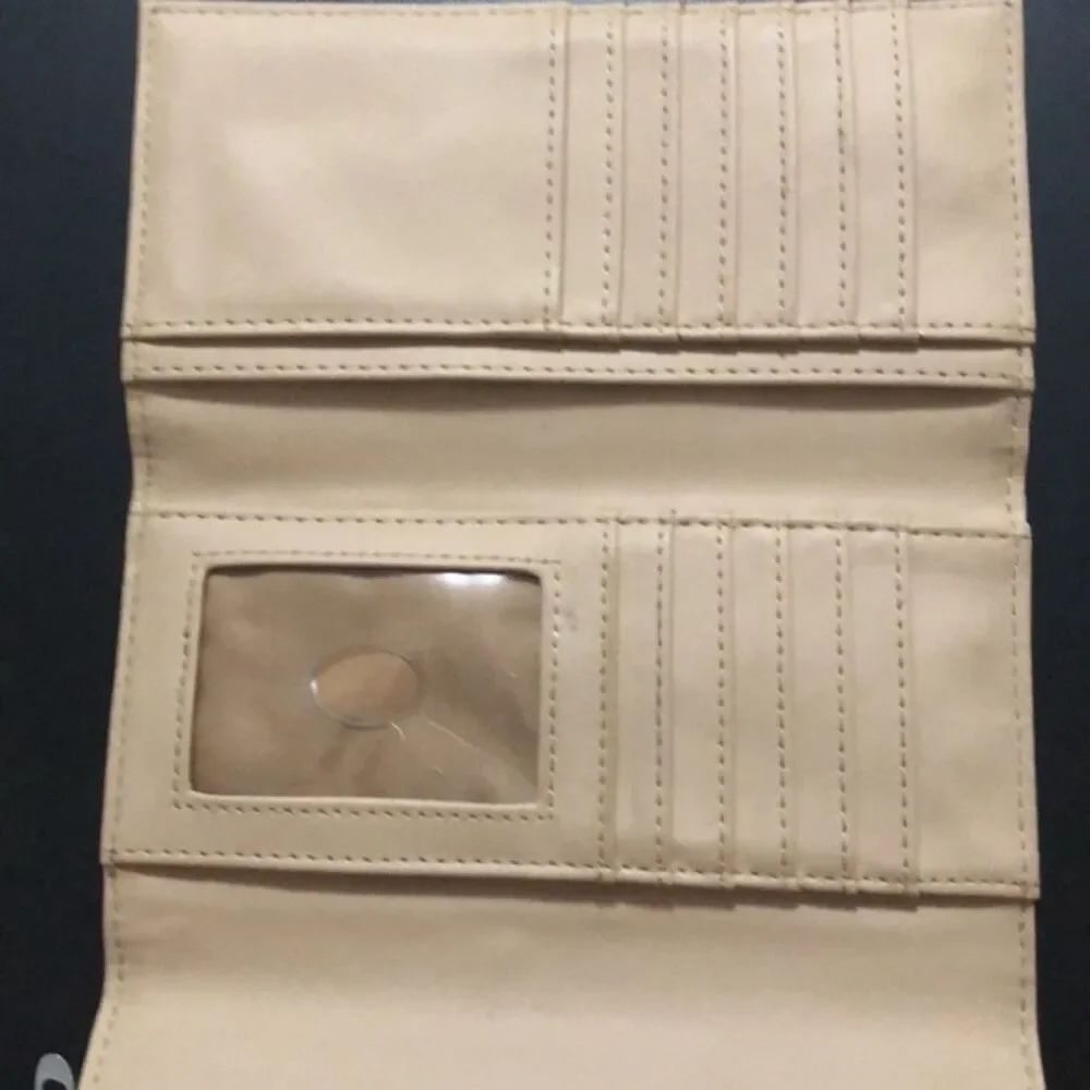 Guess wallet black white